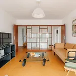 Sixties 64 2 Bedrooms With A Balcony And Parking In Apartment *