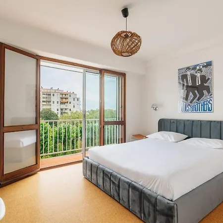 Sixties 64 2 Bedrooms With A Balcony And Parking In Apartment *