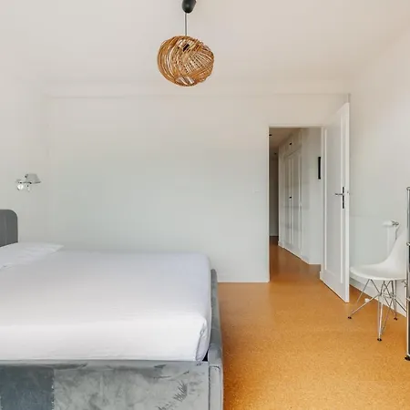 Sixties 64 2 Bedrooms With A Balcony And Parking In Apartment *