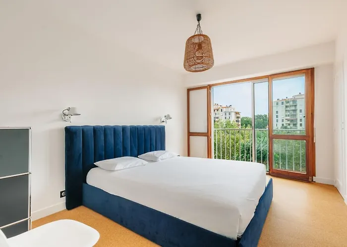 Sixties 64 2 Bedrooms With A Balcony And Parking In * بياريتز