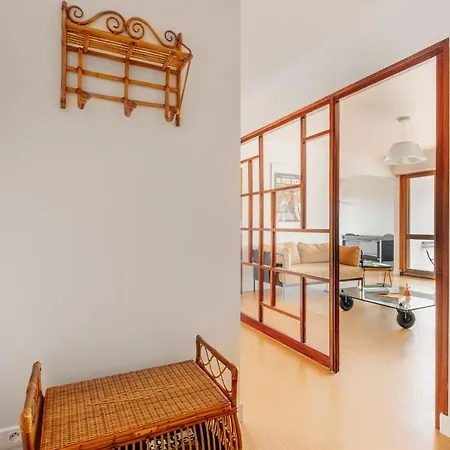 Sixties 64 2 Bedrooms With A Balcony And Parking In *