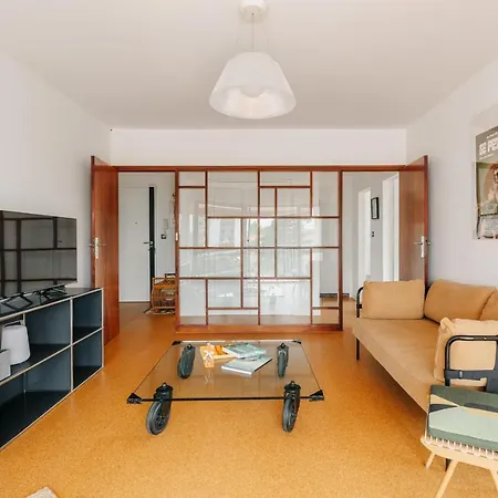 Sixties 64 2 Bedrooms With A Balcony And Parking In Apartman *
