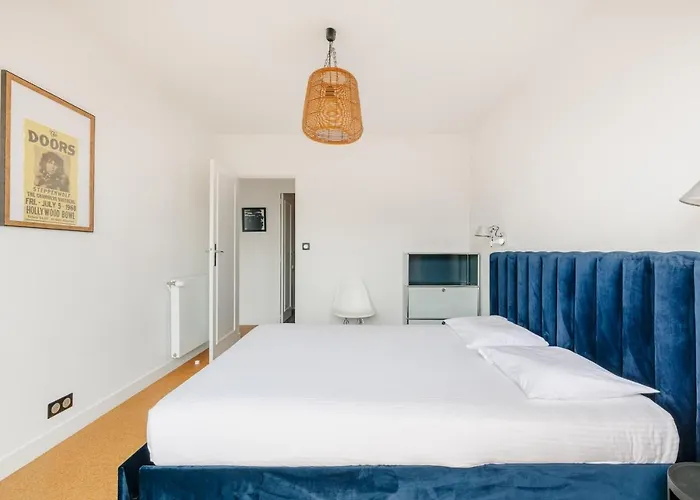 Sixties 64 2 Bedrooms With A Balcony And Parking In Biarritz